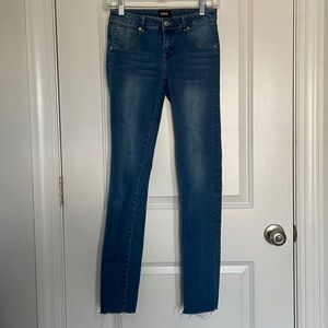 Hudson Mid-Rise Skinny Jean Raw Hem Size 16